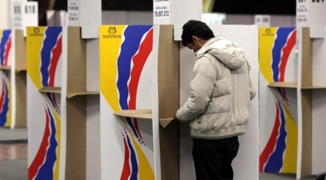 Kolombiya genel seçim için sandık başında