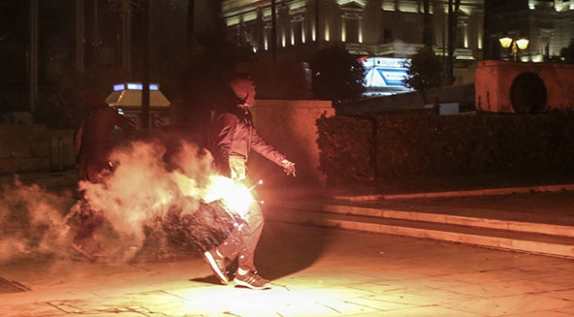 Selanik Başkonsolosluğu yakınındaki polislere saldırı