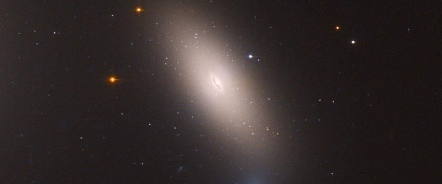 Hubble, Perse Takımyıldızı’ndaki “kalıntı galaksiyi” görüntüledi