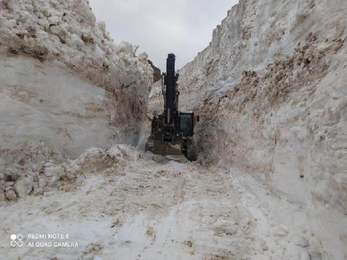 Hakkari’de mayıs ayında 8 metre karla yoğun mücadele