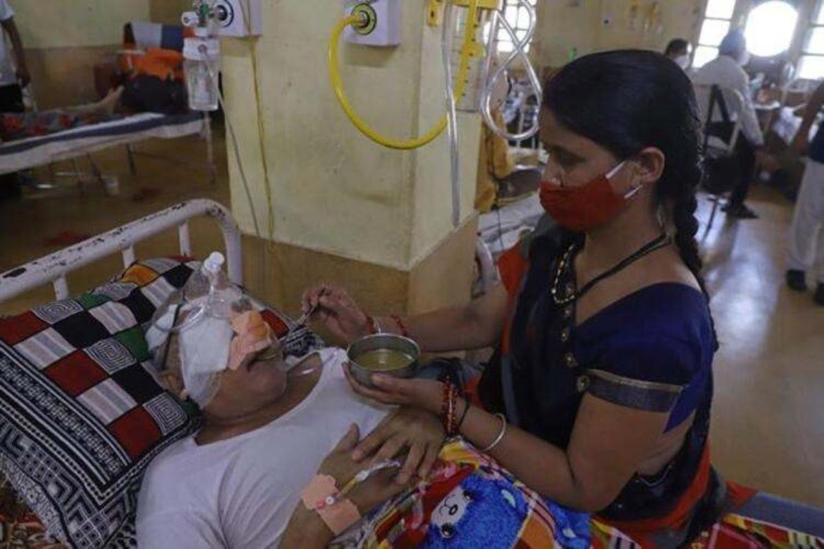 Koronanın pençesindeki Hindistan’da yeni hastalık! Doktorlar binlerce hastanın gözlerini oydu