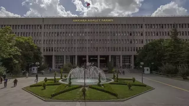 Sahte e-imza çetesinin lideri, öğrencisini başkalarının yerine sınava sokmuş