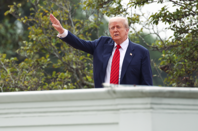 Beyaz Saray çatısına çıkan Trump'tan 'nükleer füze inşa edeceğiz' çıkışı