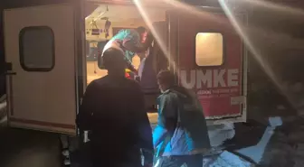 Bingöl’de yolu kardan kapanan köydeki hastayı UMKE hastaneye ulaştırdı